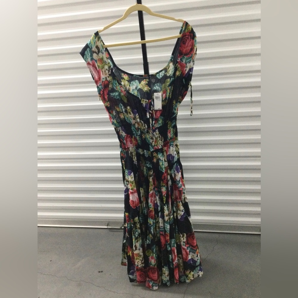NWT Chelsea & Theodore lovely multicolored maxi dress, elastic waist